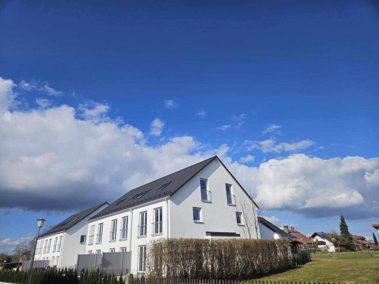 ERSTBEZUG JULI 2026 – Reiheneckhaus  – geringe Energiekosten durch Nahwärme, 82276 Adelshofen