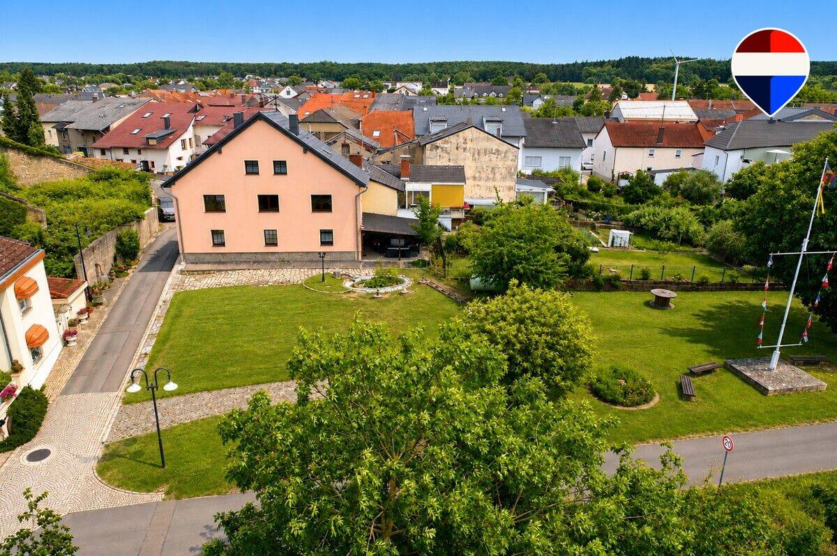Wohnen an der Mosel – außergewöhnliches Einfamilienhaus für Menschen mit eigenen Ideen, 66706 Perl