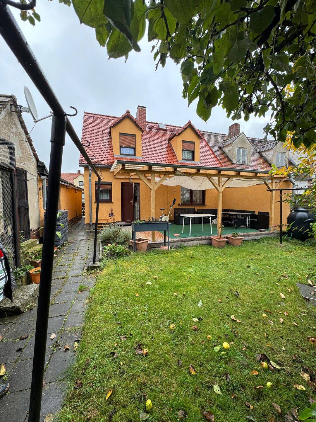 Charmantes Einfamilienhaus mit grünem Ambiente und ruhiger Lage, 4567 Kitzscher