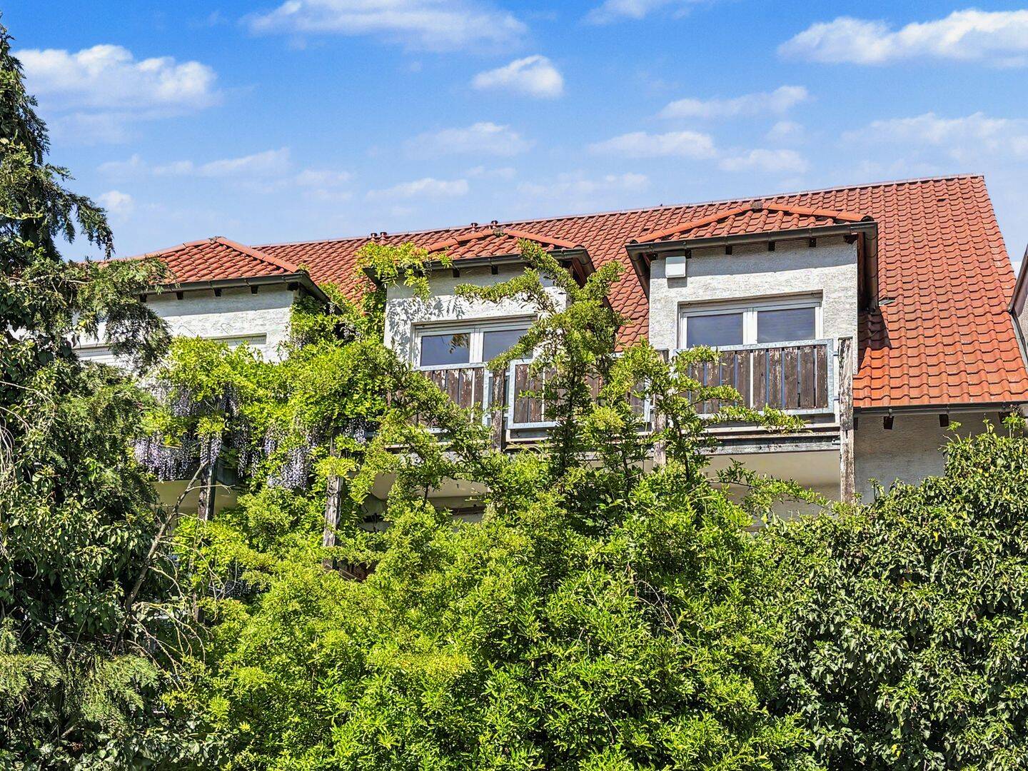 Sonnige 4-Zimmer-Dachgeschosswohnung mit Balkon und Stellplatz in Altlußheim sofort beziehbar, 68804 Altlußheim