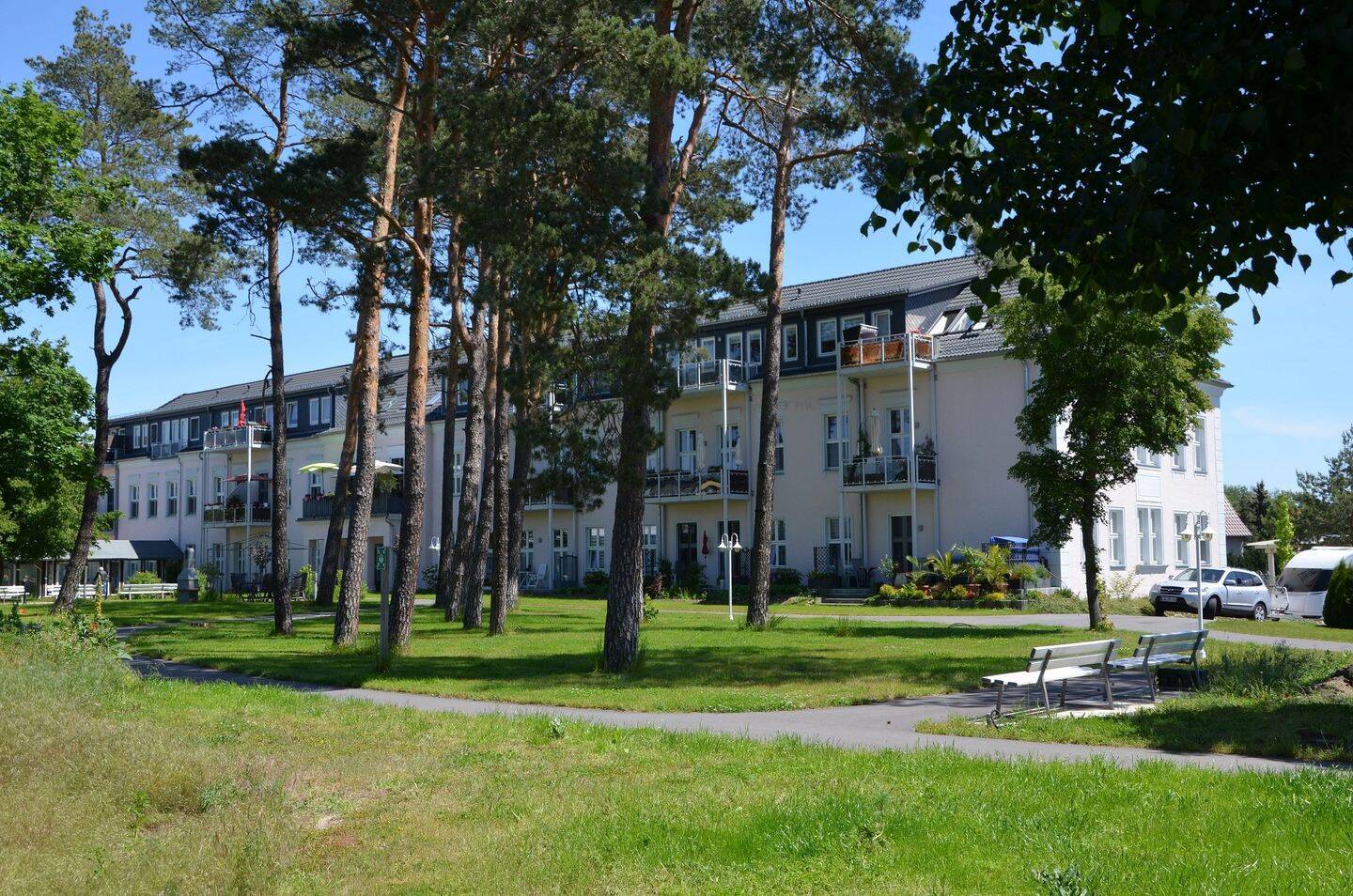schöne 3-Zimmer-Wohnung mit 2 Balkonen zu vermieten (3.1.06) – Wohnresidenz Branitz / täglich freie SPA-Nutzung – Wohnen wo andere Urlaub machen!, 3042 Cottbus (Branitz Merzdorf Mitte Sandow)