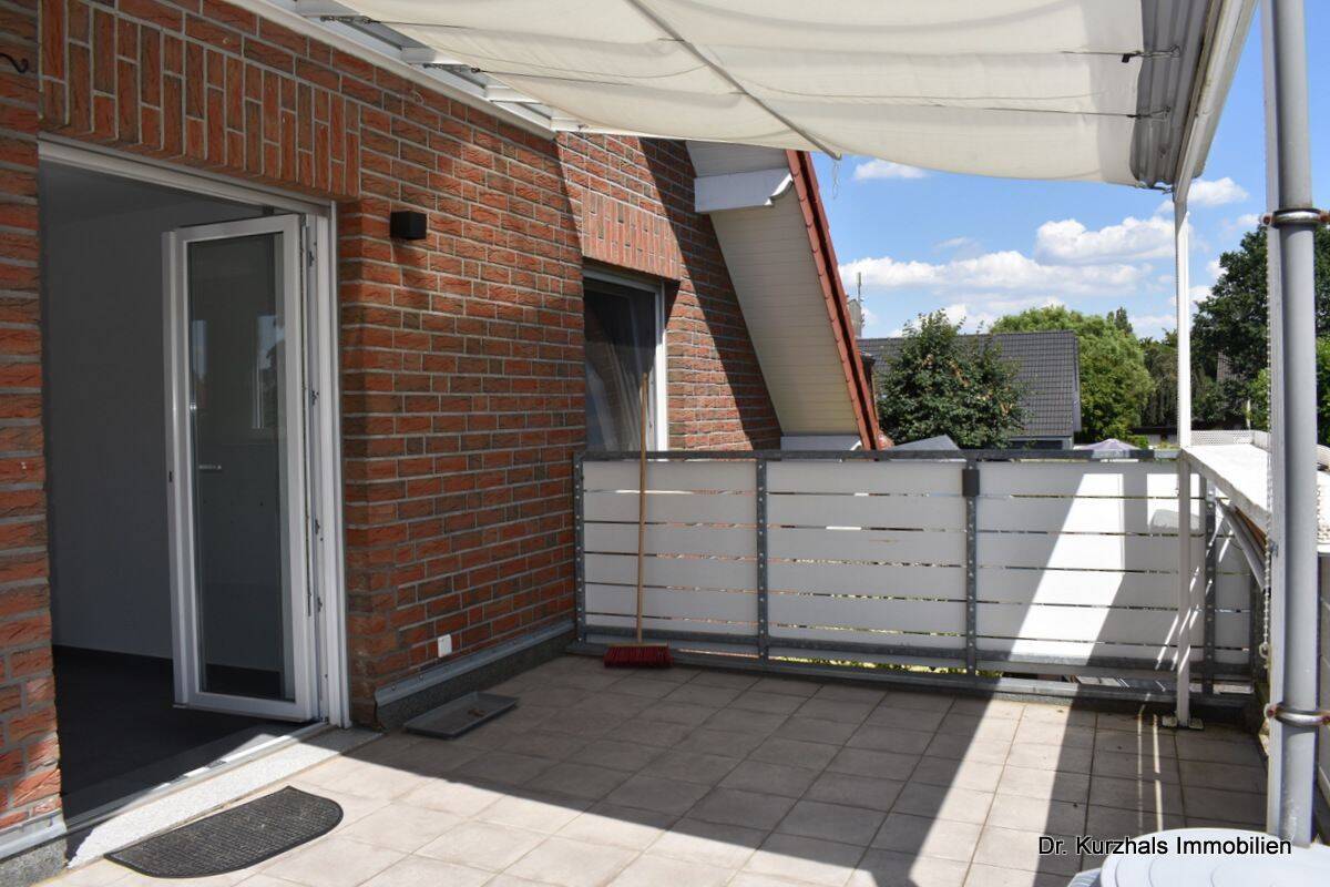Wohnung über zwei Ebenen mit großer Dachterrasse, Tel. 02508/451, www.dr-kurzhals.de, 48317 Drensteinfurt