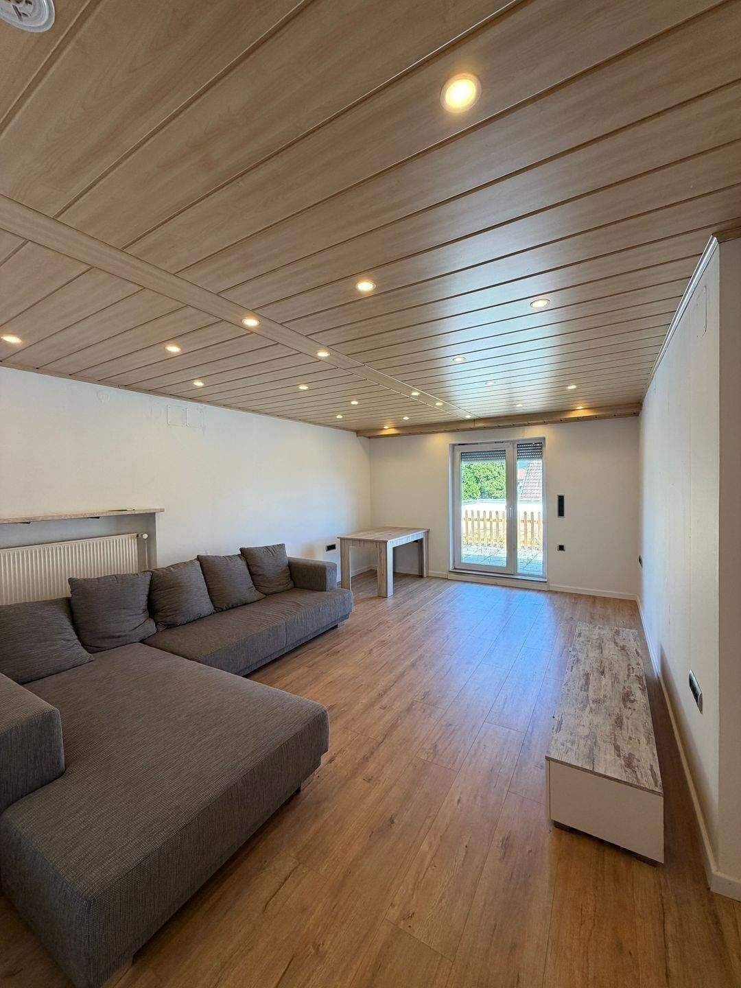 Großzügige 5-Zimmer-Wohnung mit XXL- Terrasse in Neuhof an der Zenn – inkl Garage, 90616 Neuhof a.d. Zenn (Neuhof)