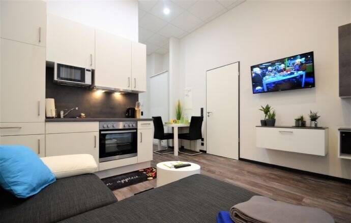 *kurzfristig beziehbar!* 2-Zimmer-Apartment, geräumig & hell, mitten in Aschaffenburg´s Innenstadt, 63741 Aschaffenburg (Damm Innenstadt Leider Nilkheim Strietwald)