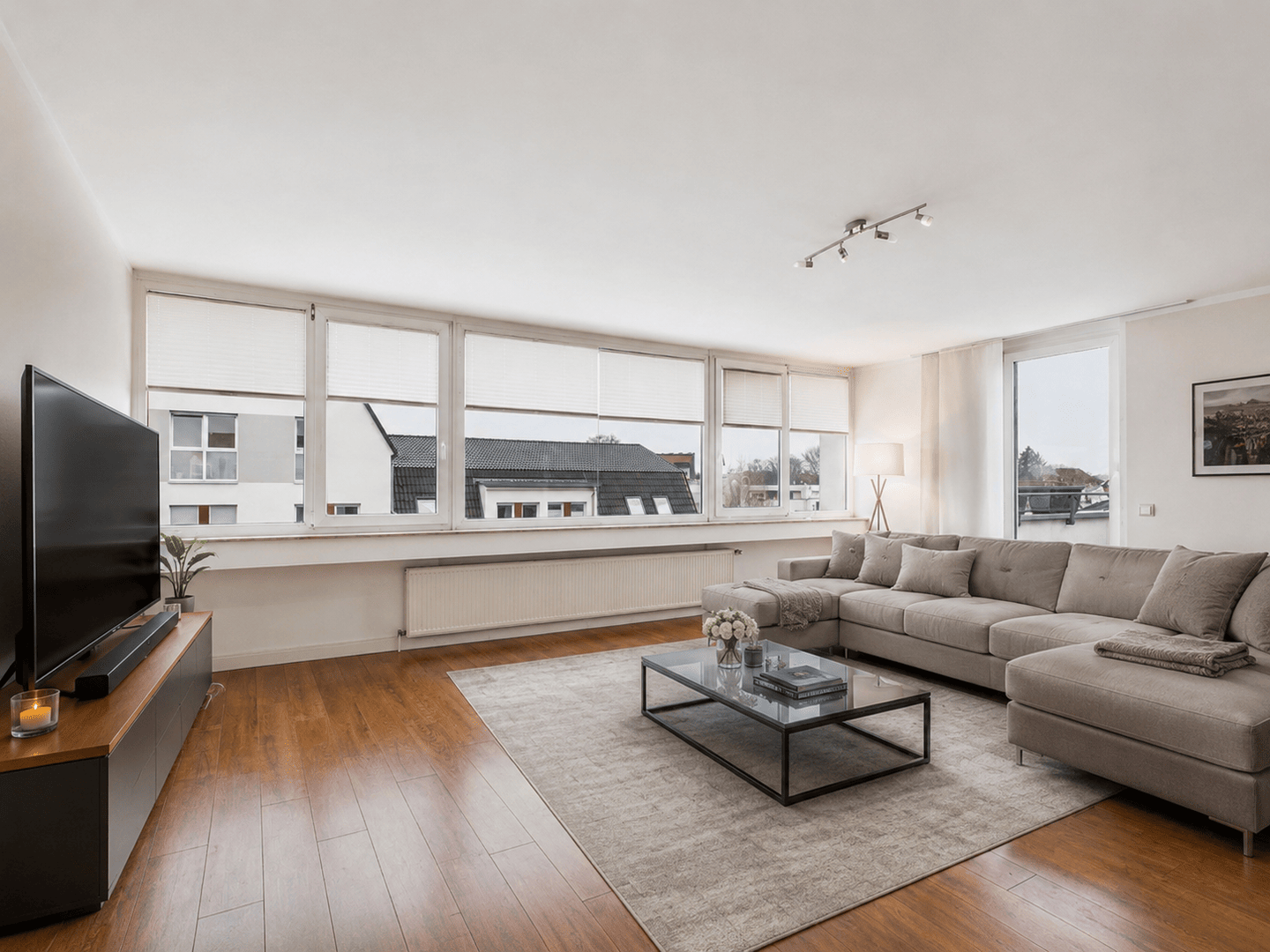 Dachgeschosswohnung mit Dachterrasse und Stellplatz-sofort bezugsfrei!