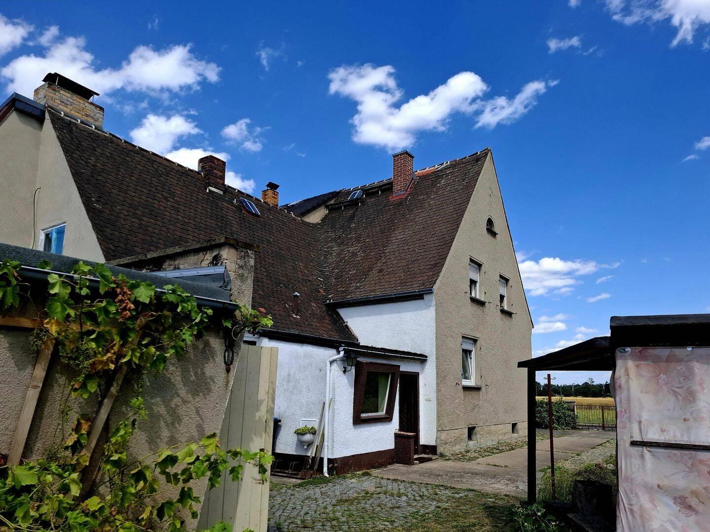Solide Doppelhaushälfte mit Sanierungsbedarf, 1609 Gröditz