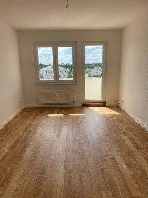 Ruhige 4-Raum Wohnung mit Balkon & Garagenstellplatz in Waldnähe, 15806 Zossen