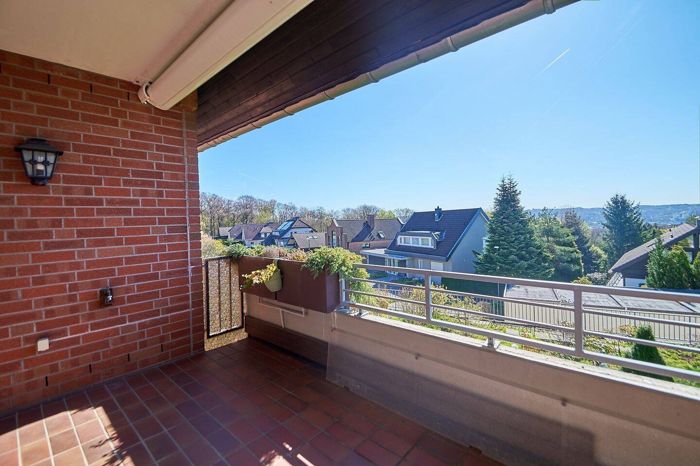 Helle 2-Zimmer-Wohnung mit Balkon und Weitsicht in Toplage!, 42109 Wuppertal (Elberfeld)