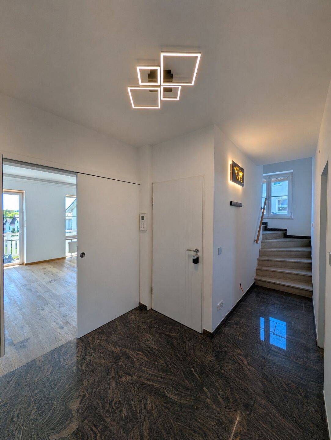 Großzügige Maisonette-Wohnung mit 115 m², Balkon, Kaminofen, Gartenabteil und Keller in Neumarkt-Sankt Veit, 84494 Neumarkt-Sankt Veit