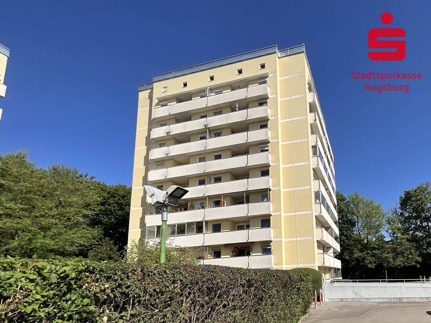 TOP sanierte 2-Zimmer-Wohnung, 86167 Augsburg (Lechhausen)