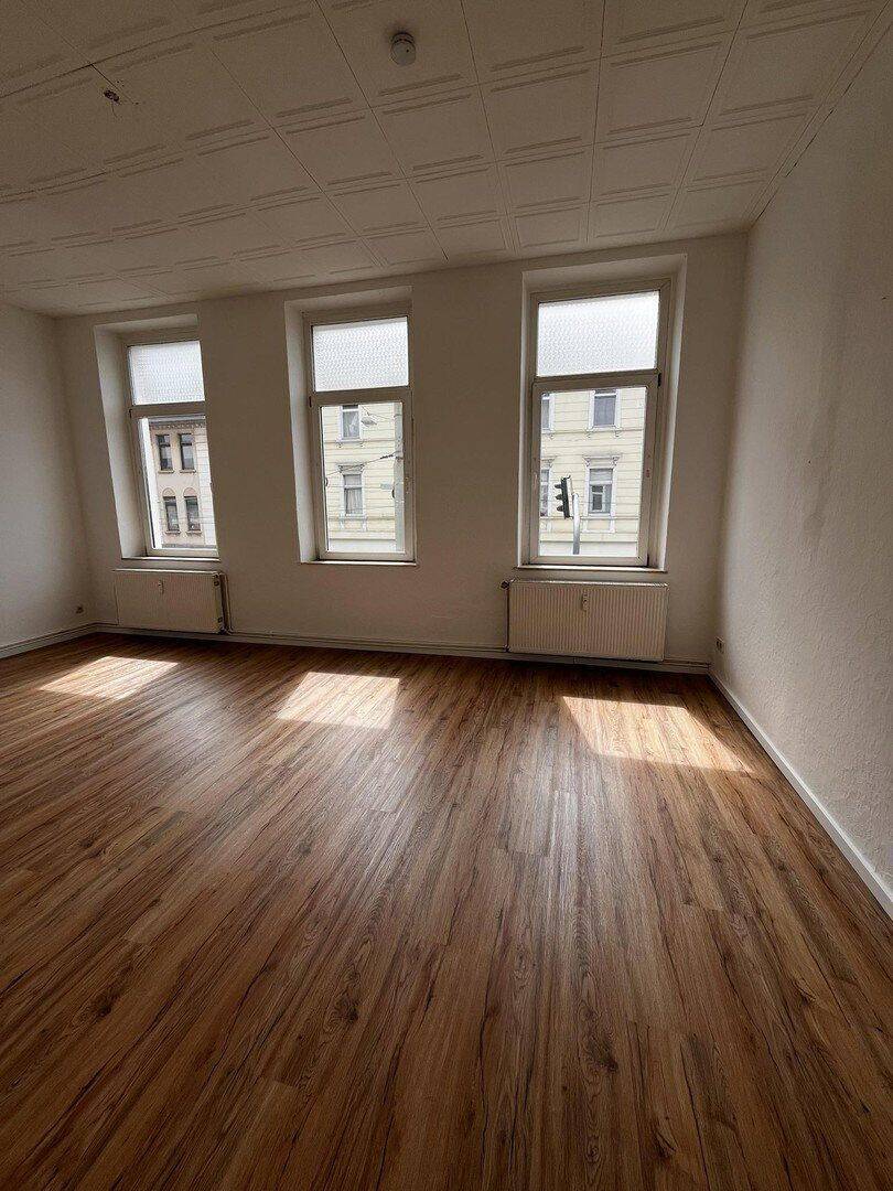 Frisch renoviert: Großzügige, helle 3-Zimmer Wohnung im Herzen Krefelds, 47799 Krefeld (Bockum Cracau Stadtmitte)