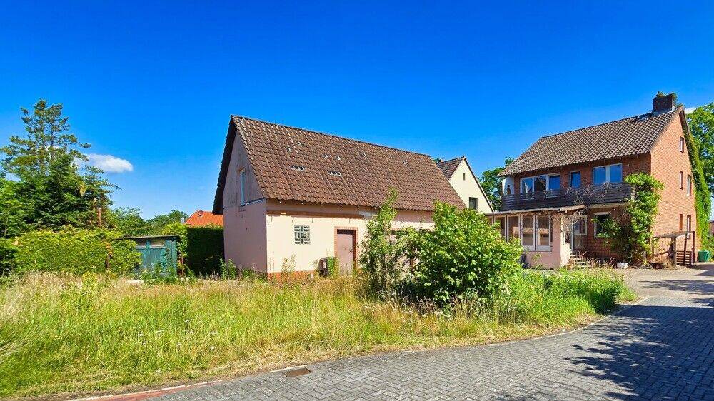 Sanierungsbedürftiges Haus: 152 m² Wohnfläche, 753 m² Grundstück, Garage mit Ausbaureserve!, 29336 Nienhagen