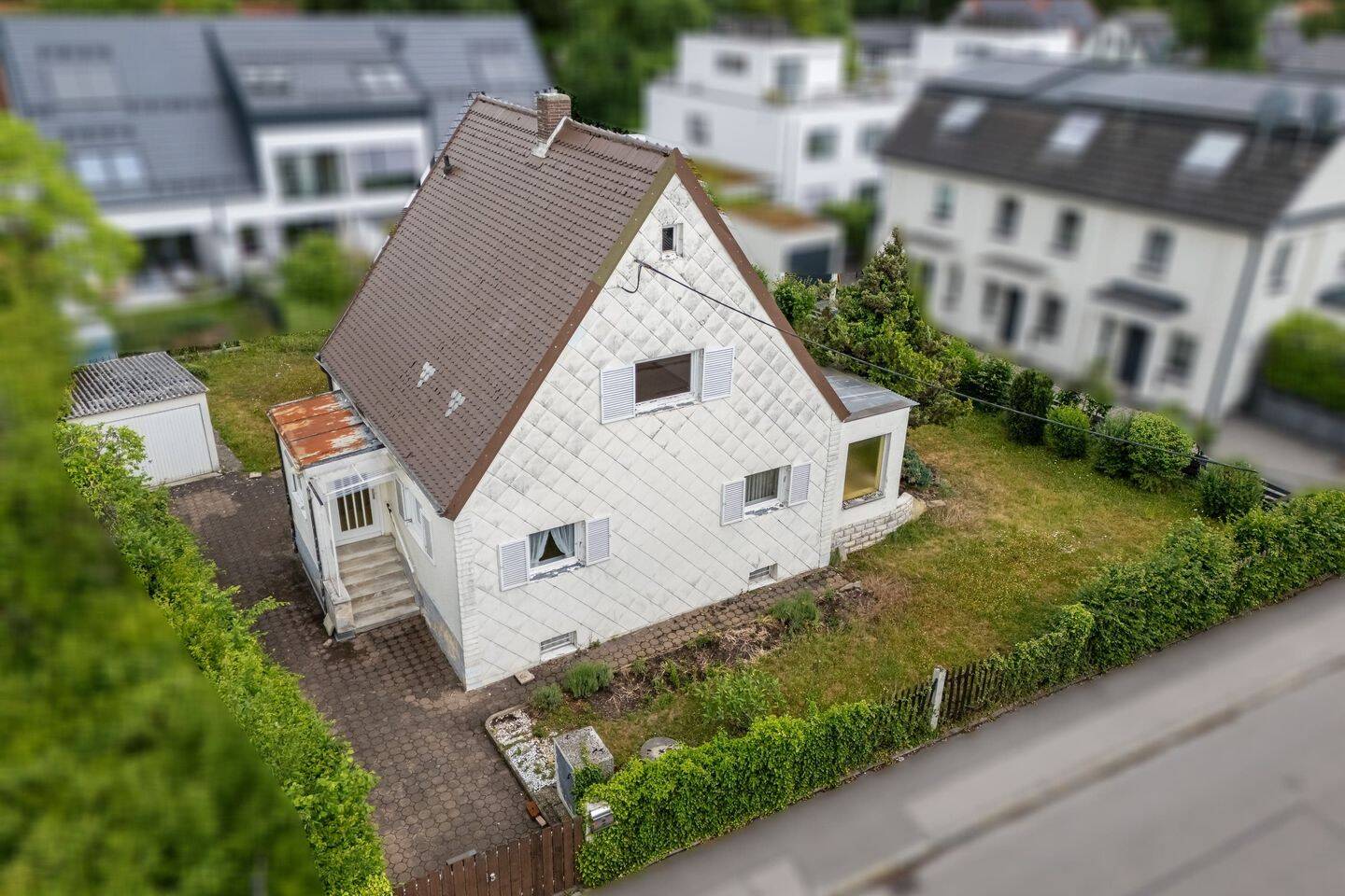 Naturnahes Baugrundstück mit Entwicklungspotenzial direkt am Waldgebiet Angerlohe, 80997 München (Allach-Untermenzing Moosach Pasing-Obermenzing)