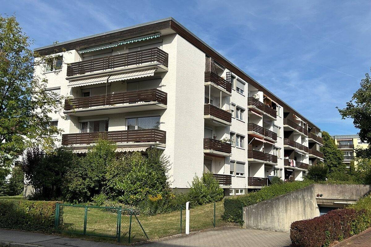 In Straubing Süd ab sofort verfügbar: Helle 3-Zimmer-Wohnung mit TG-Stellplatz, 94315 Straubing