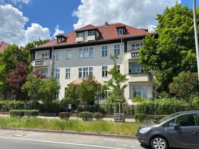 4 Zimmer Wohnung mit Balkon und Wintergarten in gepflegtem Altbau, Clayallee 285, Berlin Zehlendorf, 14169 Berlin (Steglitz-Zehlendorf Dahlem Lichterfelde Zehlendorf)