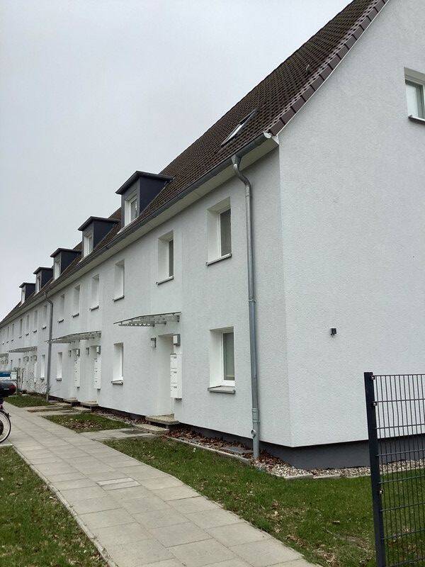 Singles aufgepasst: Renovierte 1-Zimmer-Dachgeschoss Wohnung, 23569 Lübeck (Kücknitz Travemünde)