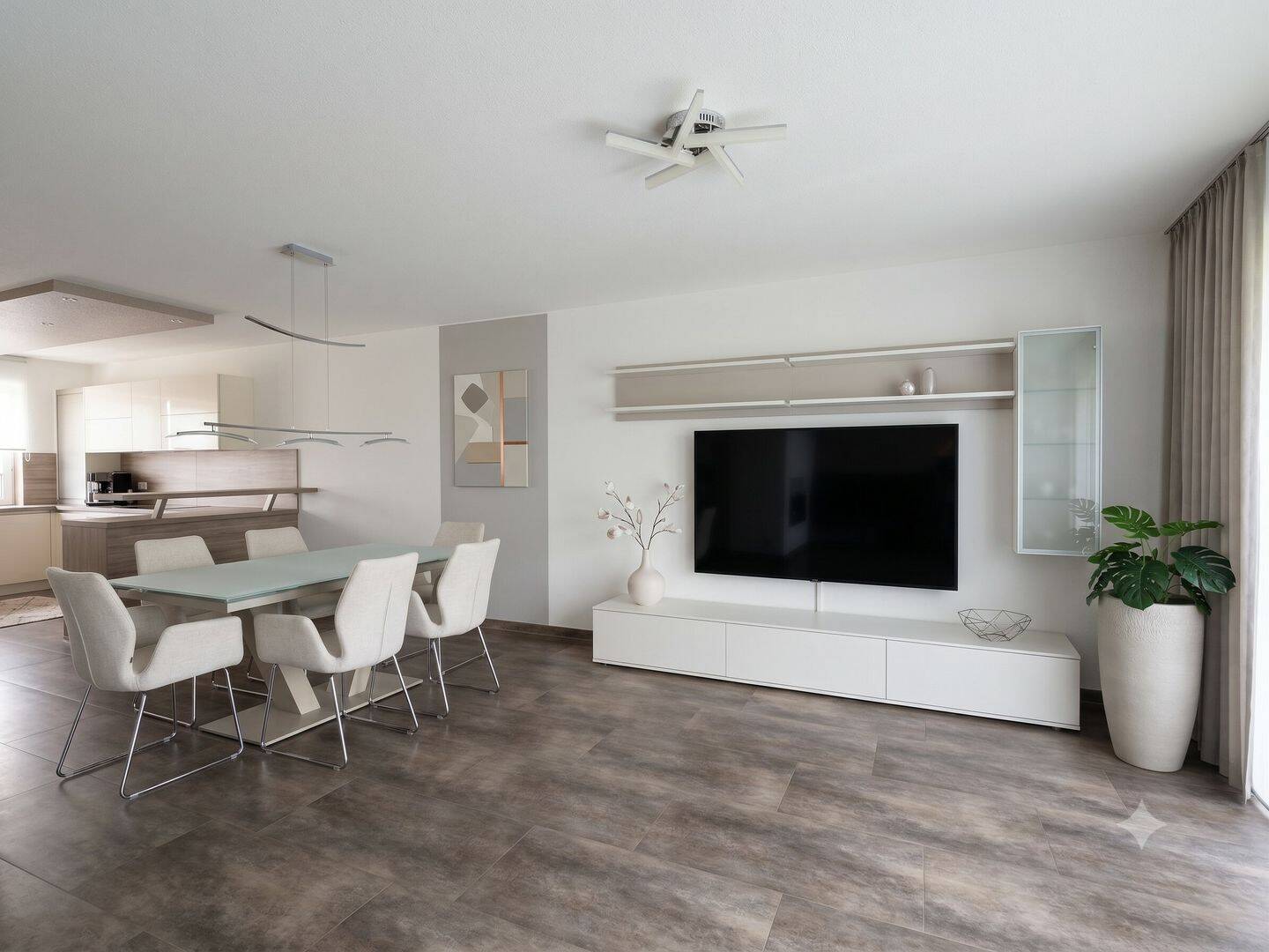 Neuwertige, exquisite Doppelhaushälfte in begehrter Top-Lage, 74336 Brackenheim