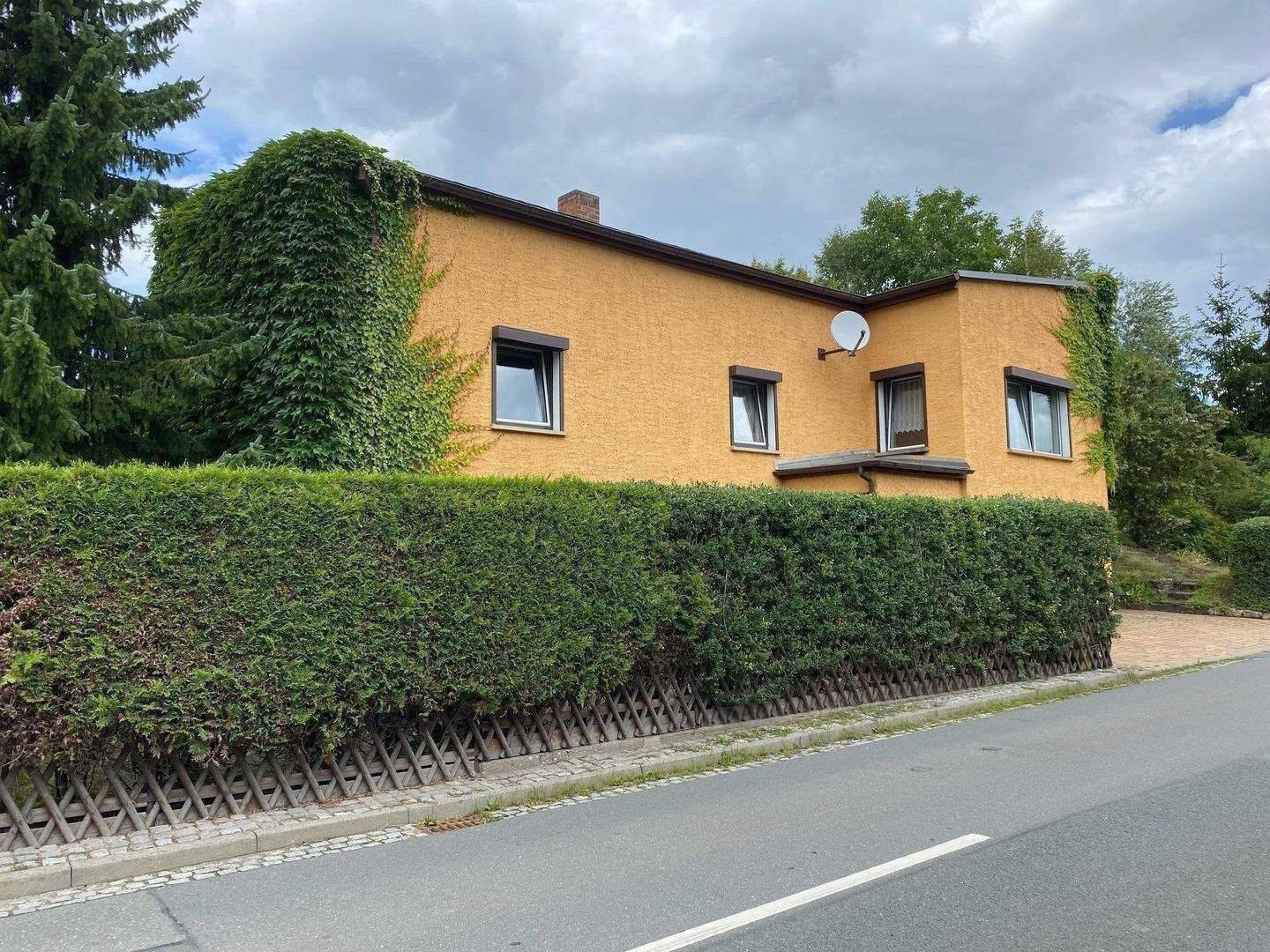 Achtung Neuer Preis! Günstiges Einfamilienhaus mit Nebengelass auf kleinem Grundstück, in den westlichen Vororten Geras zu verkaufen!, 7586 Kraftsdorf