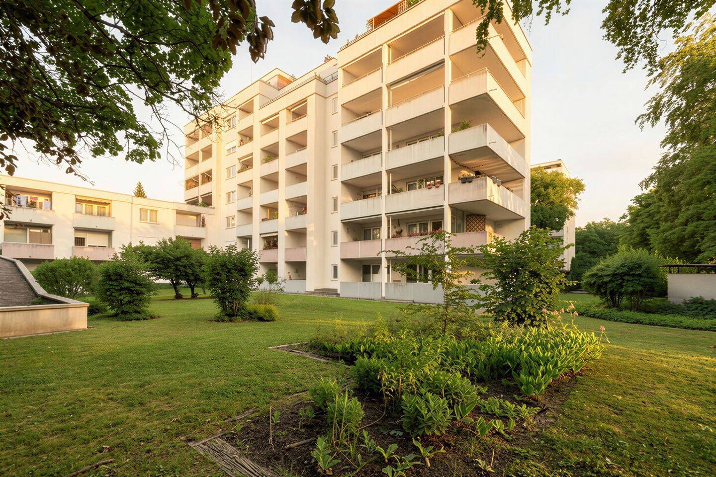 Großzügige 1-Zimmer-Eigentumswohnung mit Tiefgaragenstellplatz in begehrter Lage von Konstanz-Petershausen, 78467 Konstanz