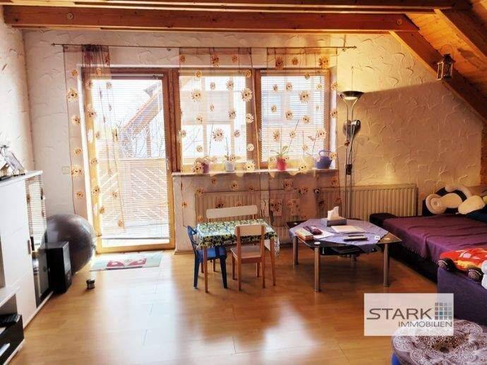 Tolle Ortsrandlage, 2 Balkone, Kachelofen – ideal für ein Paar oder Paar mit einem Kind!, 97232 Giebelstadt