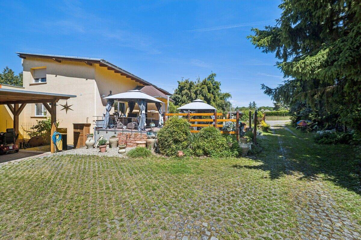 Provisionsfrei – Haus auf großem Grundstück in ruhiger Lage mit Koiteich und PV-Anlage, 4924 Bad Liebenwerda
