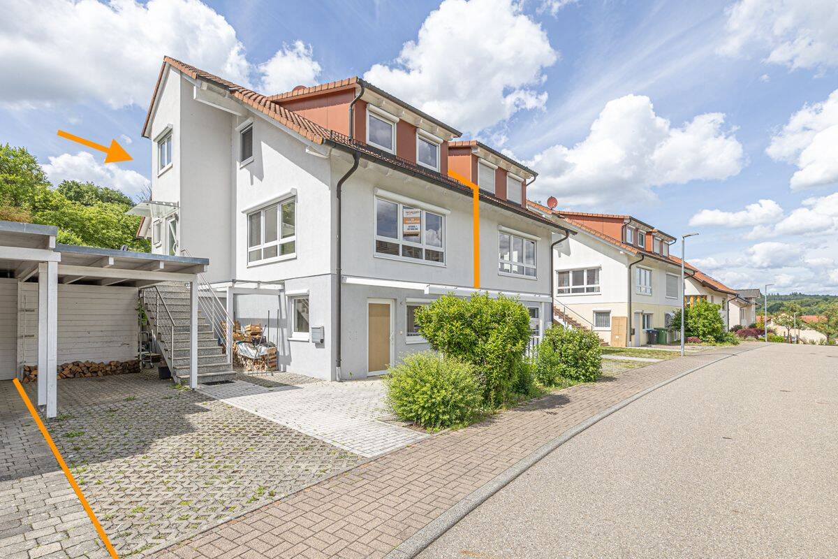 Attraktive Doppelhaushälfte mit Einliegerwohnung in begehrter Wohnlage von Kämpfelbach / Ersingen, 75236 Kämpfelbach
