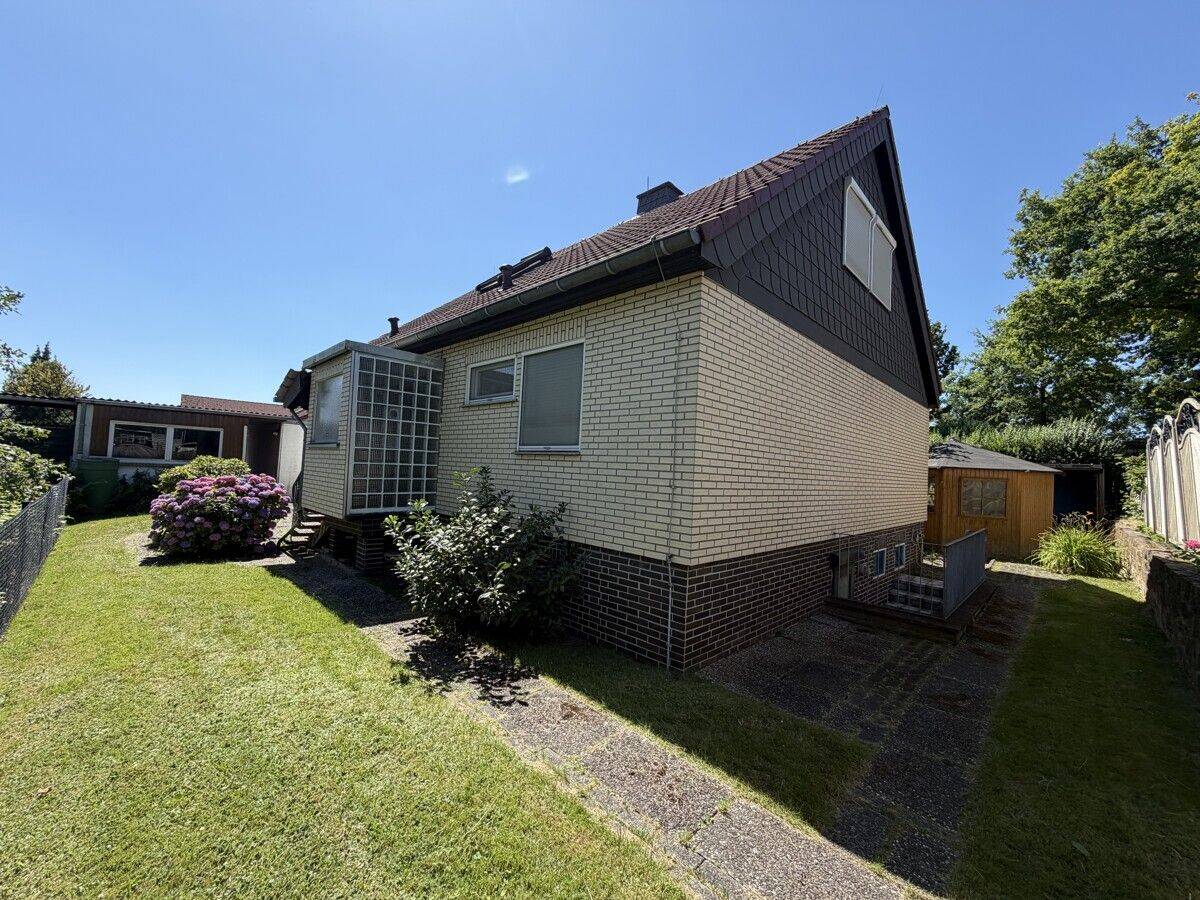 !PROVISIONSFREI! Gemütliches Haus in Vellmar (5-6 Zi., 589 m² Grundstück): 3 Garagen, Keller, Kamine, Terrasse ++ Modernisiertes Streif-Fertighaus, Bj, 34246 Vellmar (Hof Mondschirm)