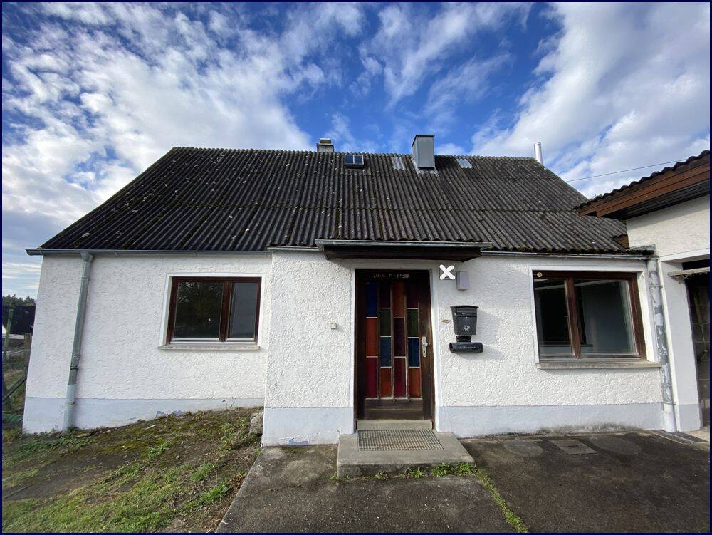 Erwecken Sie dieses kleine, ausbaufähige Haus zu neuem Leben!, 92277 Hohenburg