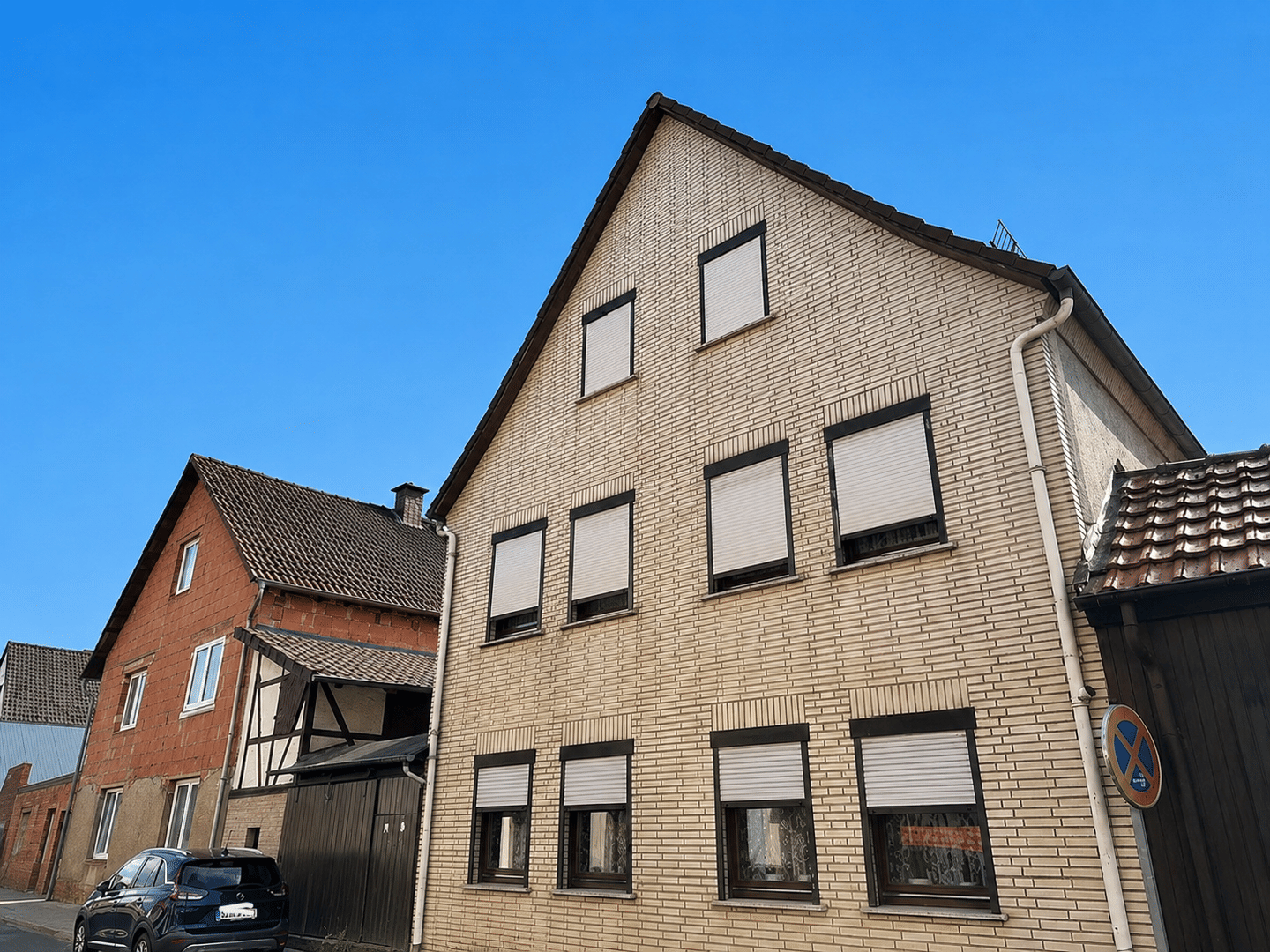 Ideal für Paare und kleine Familien – Reihenmittelhaus mit Innenhof und viel Wohnfläche, 37434 Rhumspringe