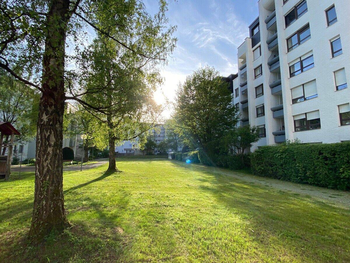 Großzügige 3 Zimmer Wohnung in ruhiger Lage direkt an der U6, 81375 München (Hadern)