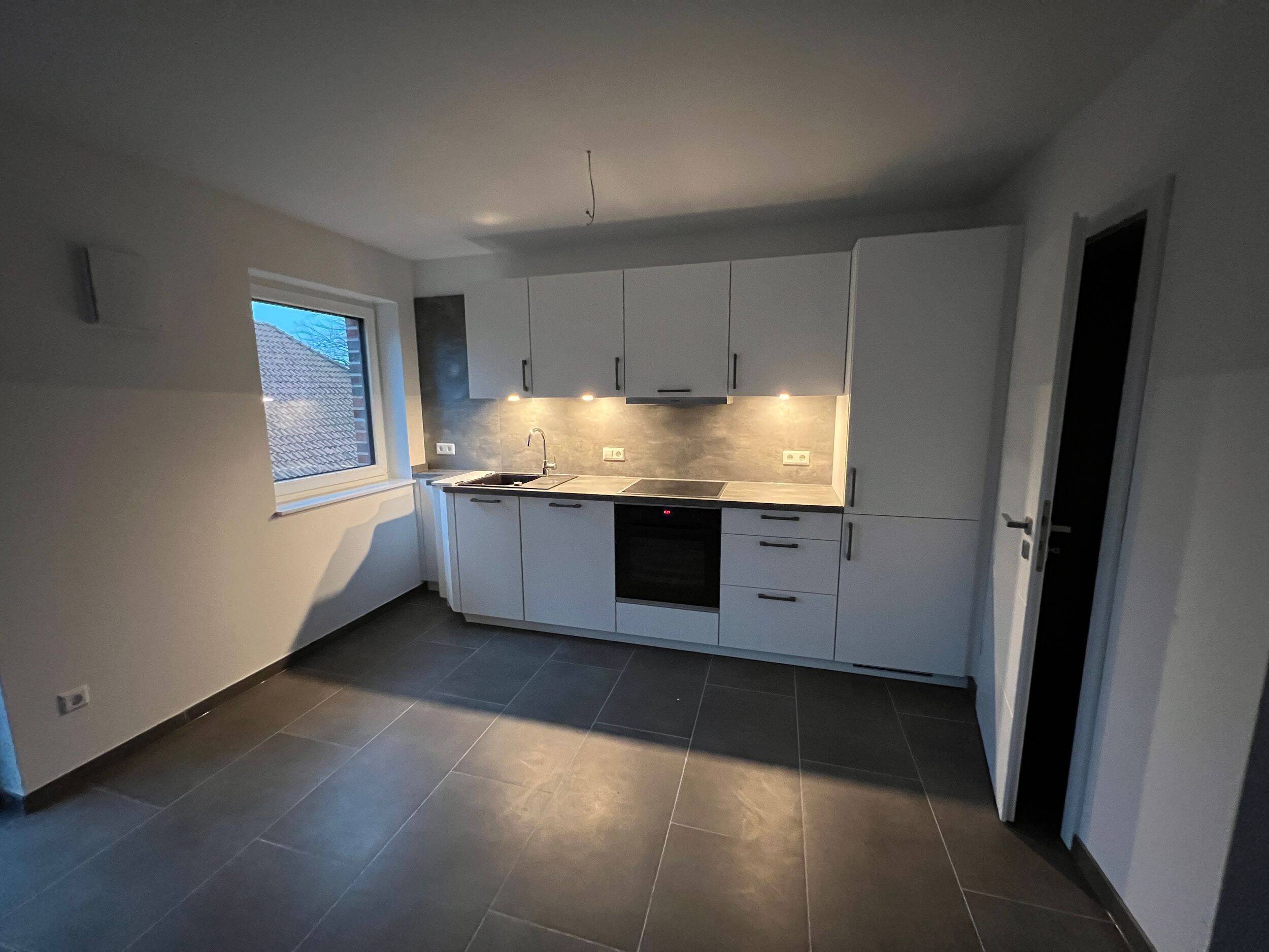 Gut geschnittene 2-Zimmer OG- Wohnung mit Einbauküche in ruhiger Wohnlage, 26831 Bunde