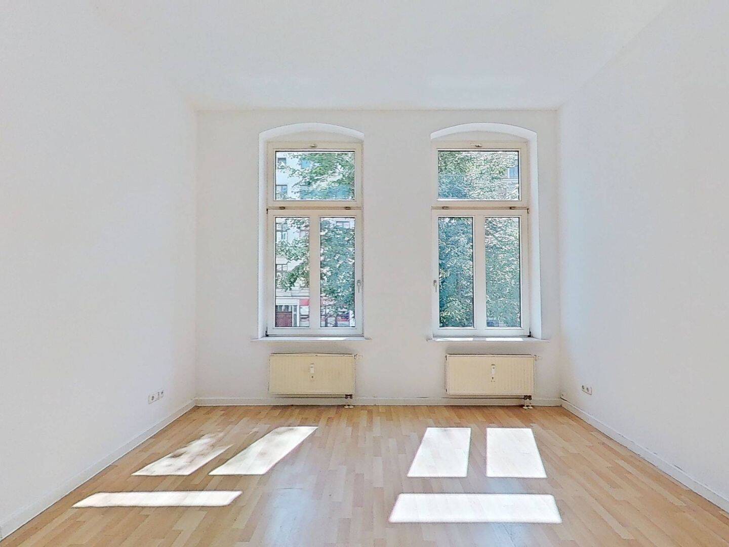 Zeitlos schön – Charmante 4-Zimmer-Altbauwohnung mit Aufzug, 39104 Magdeburg (Altstadt Buckau)