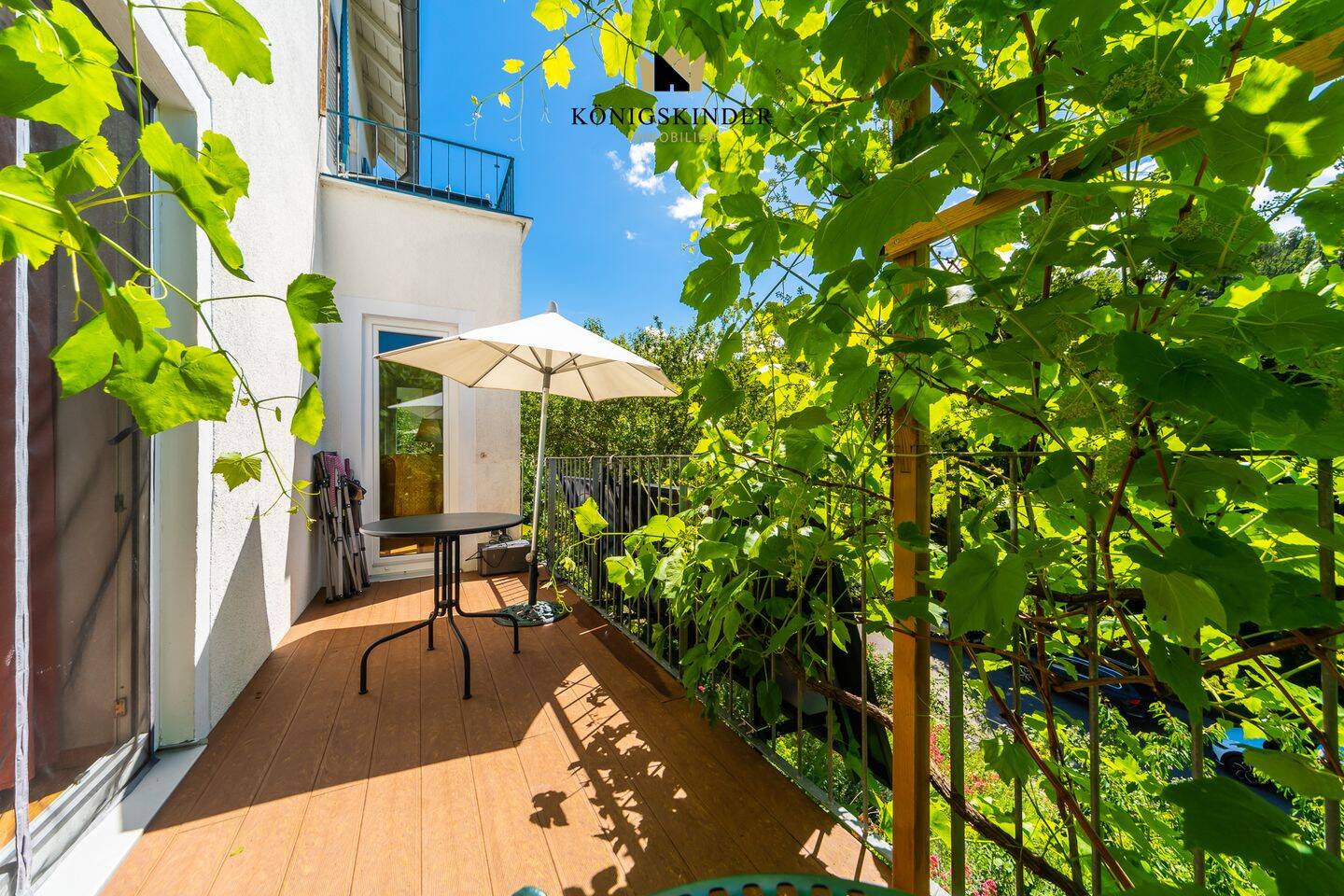 Kernsanierte Traumwohnung mit Terrasse, Garten und Waldrandlage in Stuttgart-Süd