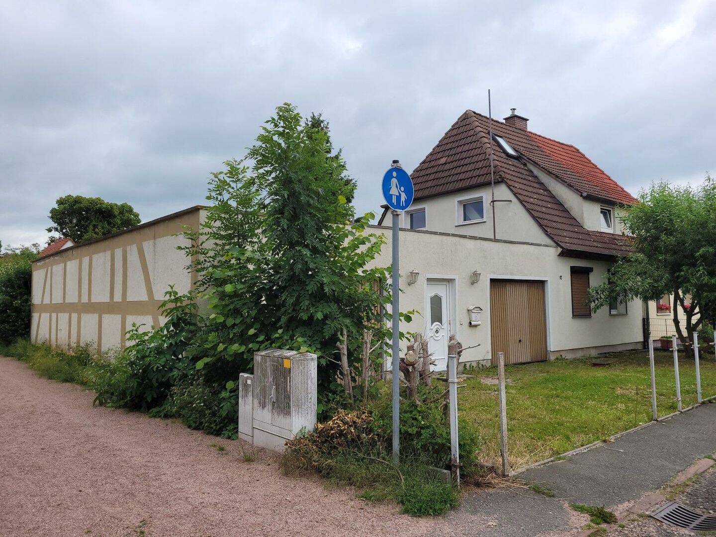 Kleines Einfamilienhaus in ruhiger Wohnsiedlung, 99867 Gotha