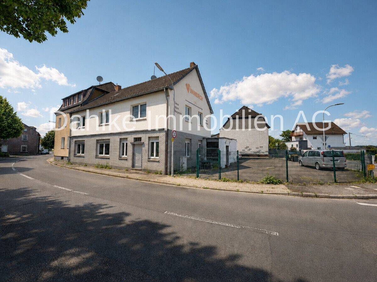 Vielseitig nutzbares, vermietetes Wohnhaus mit Anbau in Heinsberg-Randerath, 52525 Heinsberg