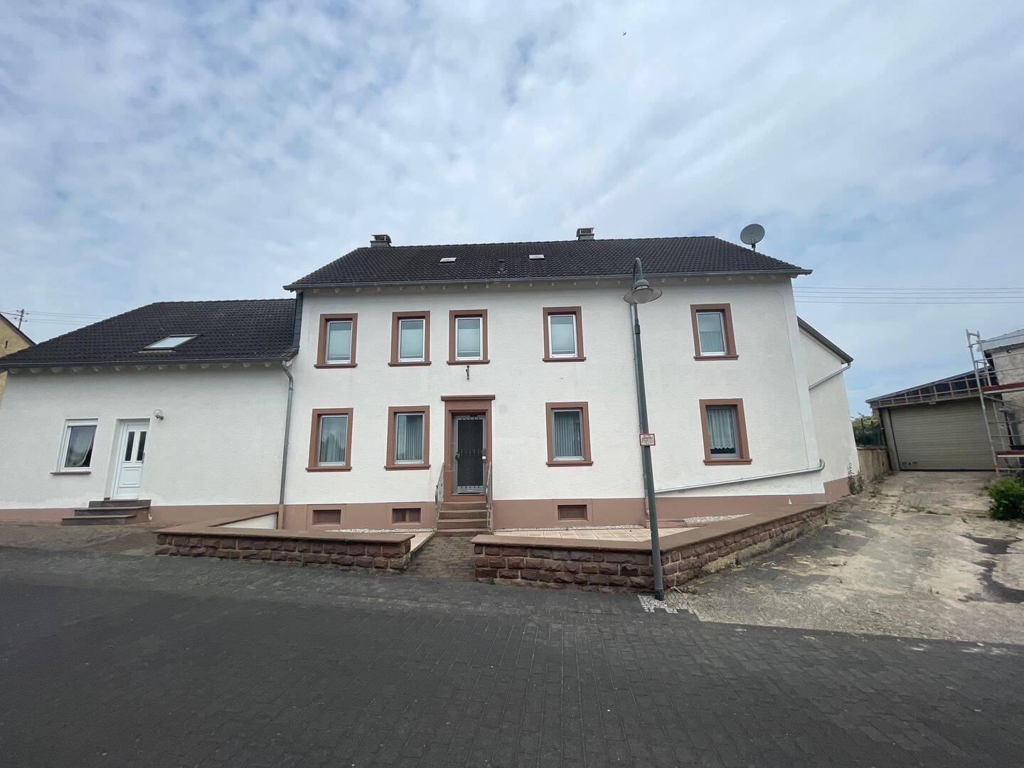 Anwesen mit großer Wiesenfläche in Binsfeld, 54518 Binsfeld