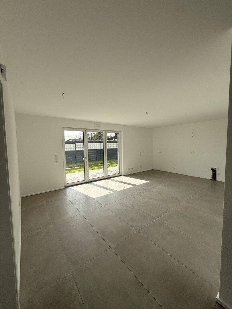 Moderne 3,5 ZKB Wohnung mit Terrasse & Gartenanteil, 53547 Hümmerich