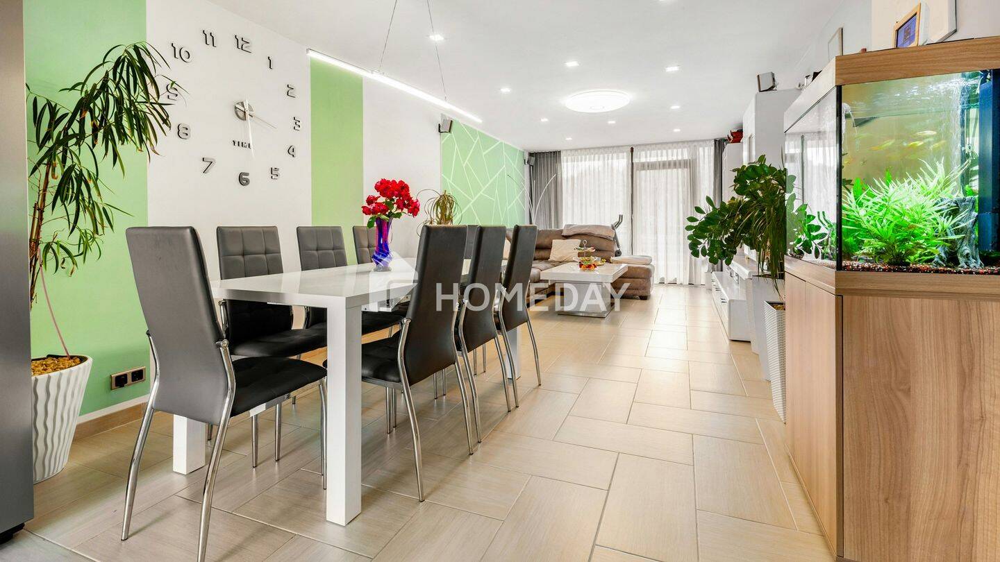 Modern renovierte 3-Zimmer-Wohnung mit zwei Loggien, Aufzug, Schwimmbad und Sauna, 93339 Riedenburg
