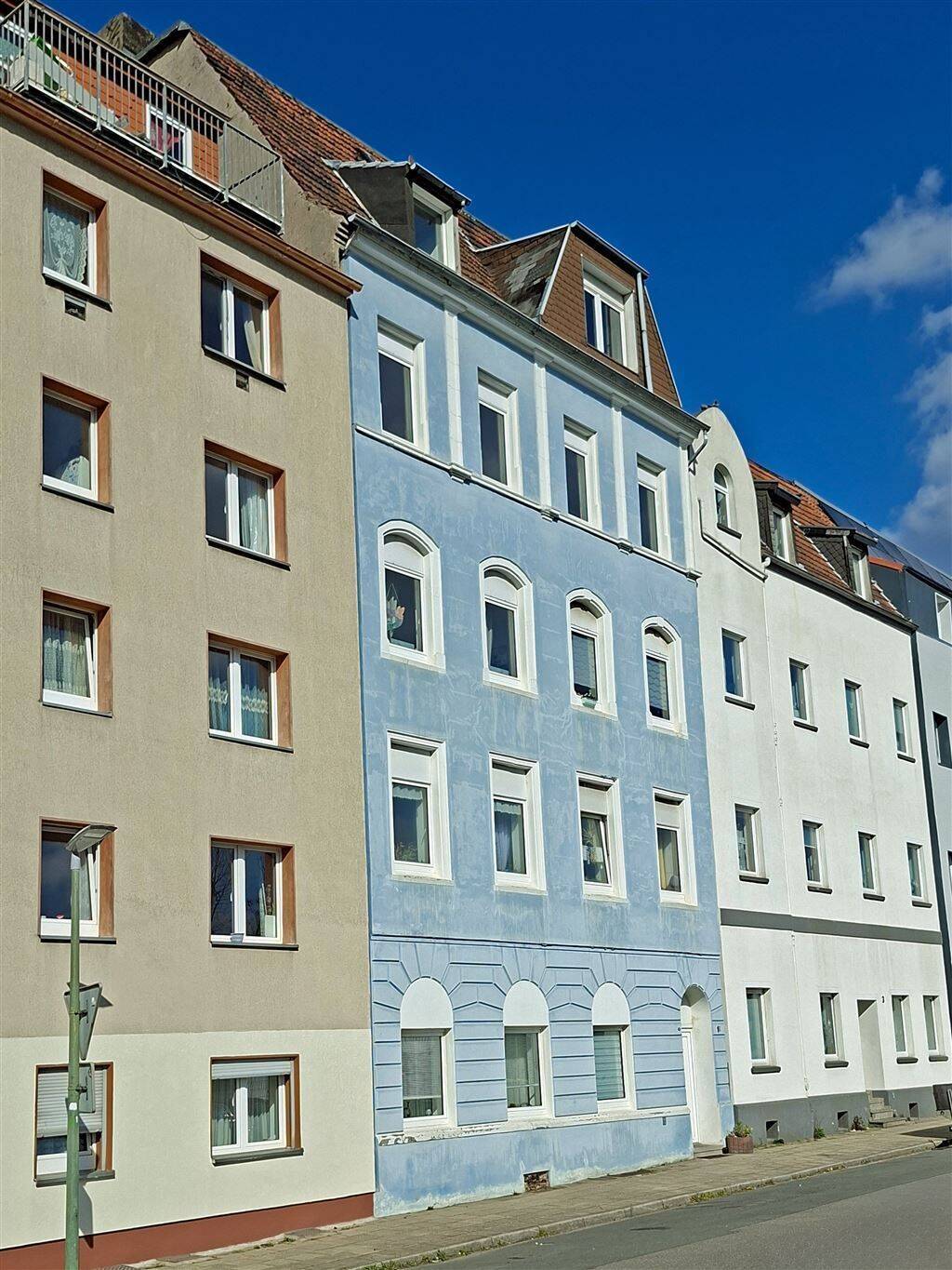***Große Dachgeschoßwohnung in ruhiger Lage sucht nette Mieter***, 45143 Essen (Altendorf Bochold Nordviertel Westviertel)