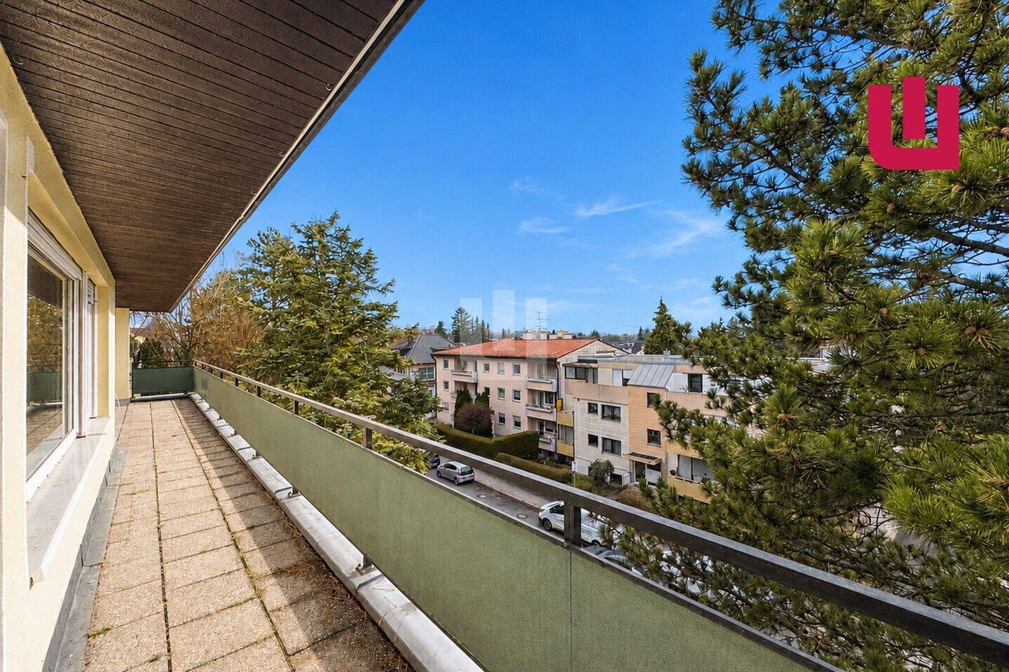 WINDISCH IMMOBILIEN – Gemütliche 2,5-Zi. – Dachterrassenwohnung in gepflegtem MFH bezugsfrei!, 82178 Puchheim