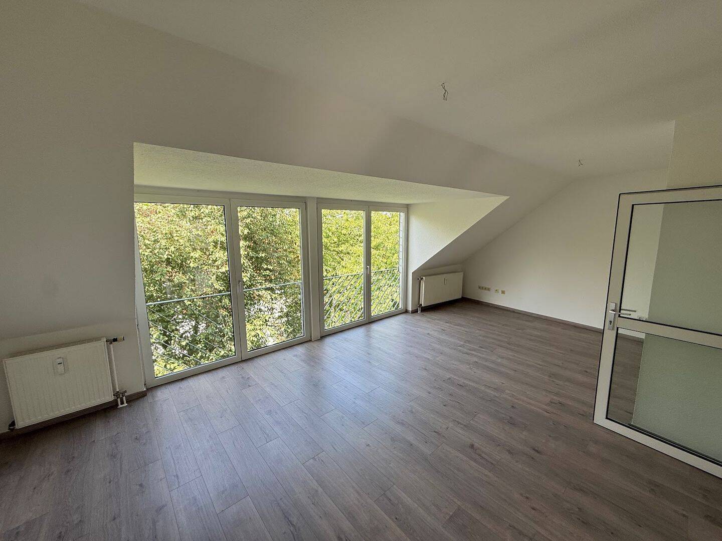 Lehre fertig, Wohnung fällig – 2 Zimmer für frischen Wind am Hageberg, 38440 Wolfsburg