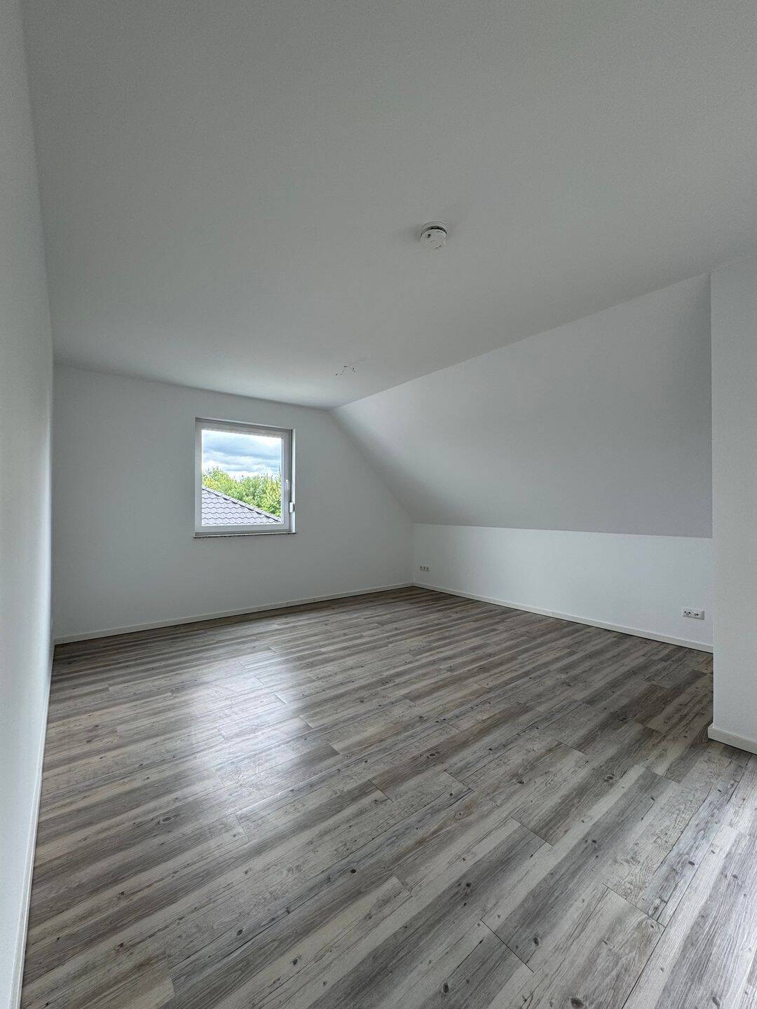 2-Zimmer-Dachgeschosswohnung in ruhiger Lage, 14641 Wustermark