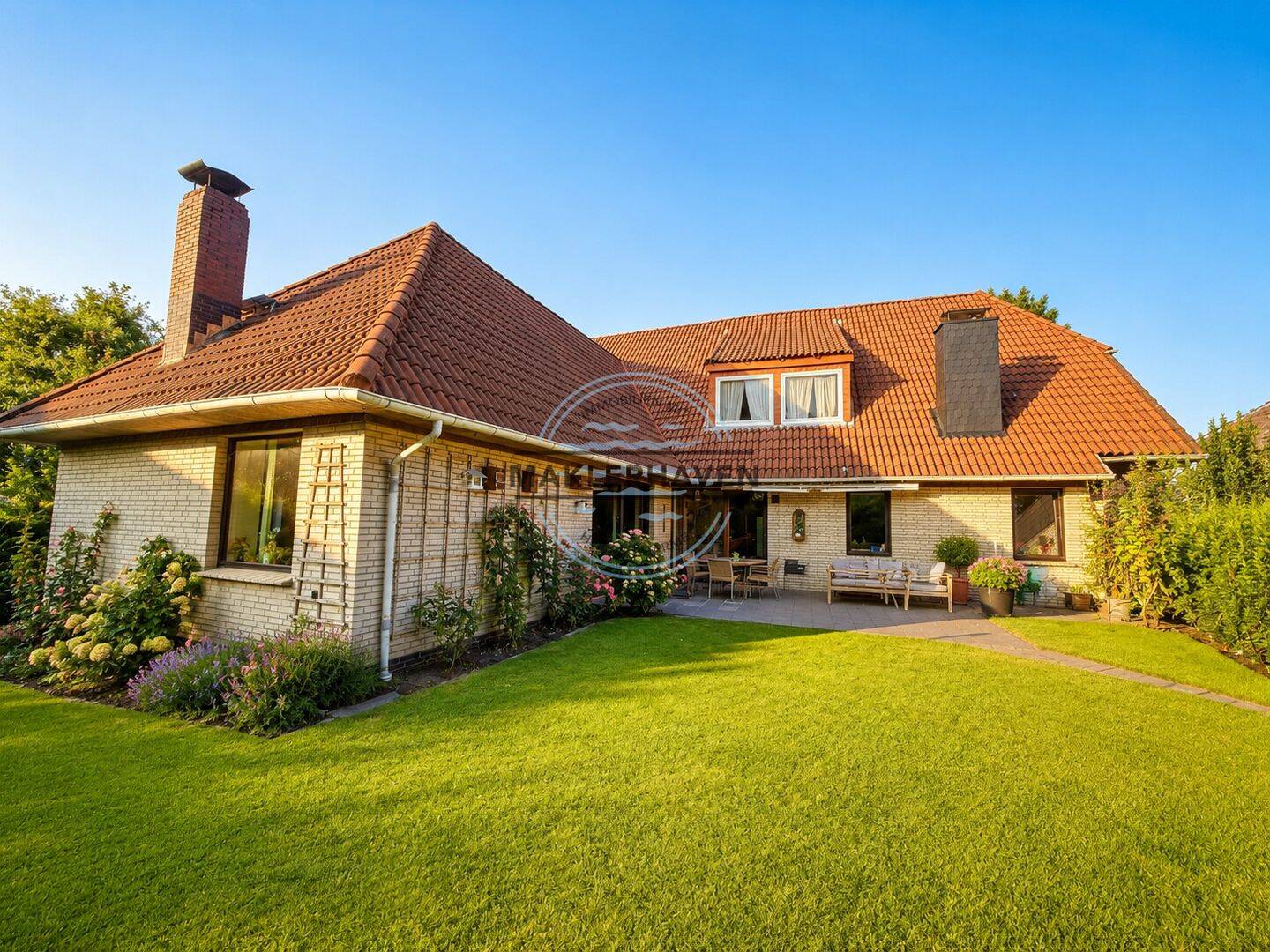 Exklusiver Wohntraum im Grünen großzügiger Bungalow mit Traumgarten in Wilhelmshaven mit Garage., 26388 Wilhelmshaven