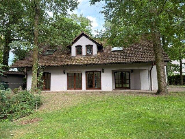 Freistehendes Einfamilienhaus mit Garten/Waldgrundstück und Doppelgarage, 90455 Nürnberg