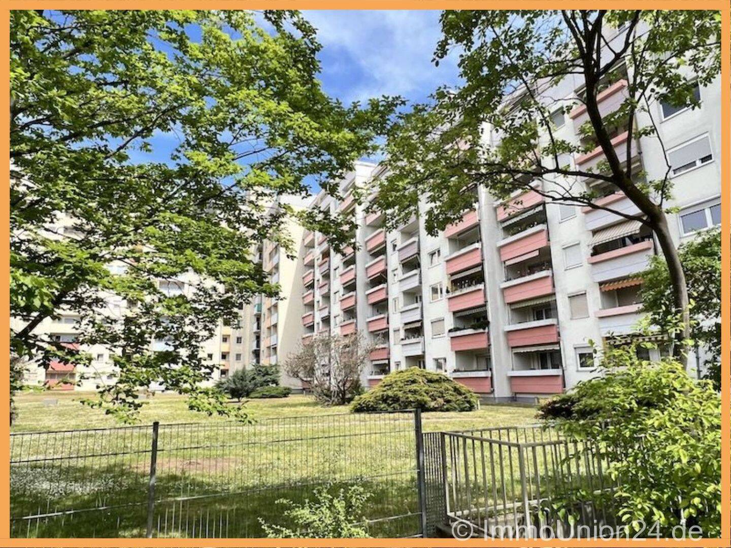 6 2 0,- EUR für NEU renovierte 2 Zimmer 50 qm Komfortwohnung + SONNEN- BALKON auf die Grünanlage, 90765 Fürth
