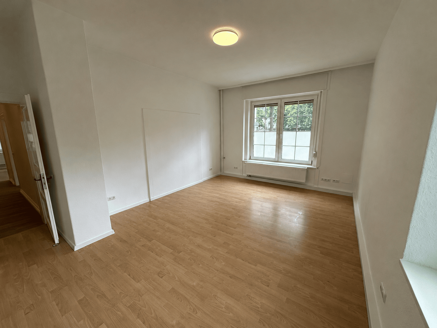 WG Zimmer (1-Zimmer) in komplett sanierter Wohnung, 35390 Gießen