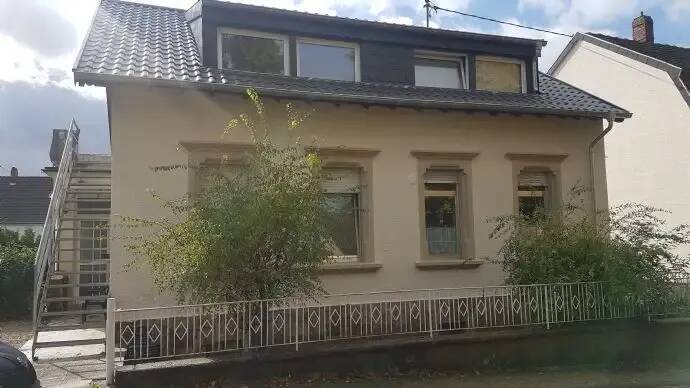Gemütliche renovierte 3-ZKB-DG-Wohnung in Beckingen direkt!, 66701 Beckingen