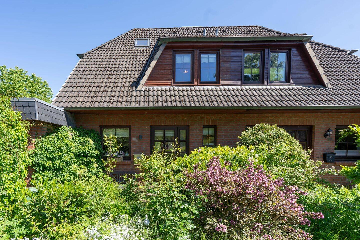 Wohlfühlen von Anfang an – gepflegte Doppelhaushälfte mit Charme, 22397 Hamburg (Wandsbek Duvenstedt Lemsahl-Mellingstedt Wohldorf-Ohlstedt)
