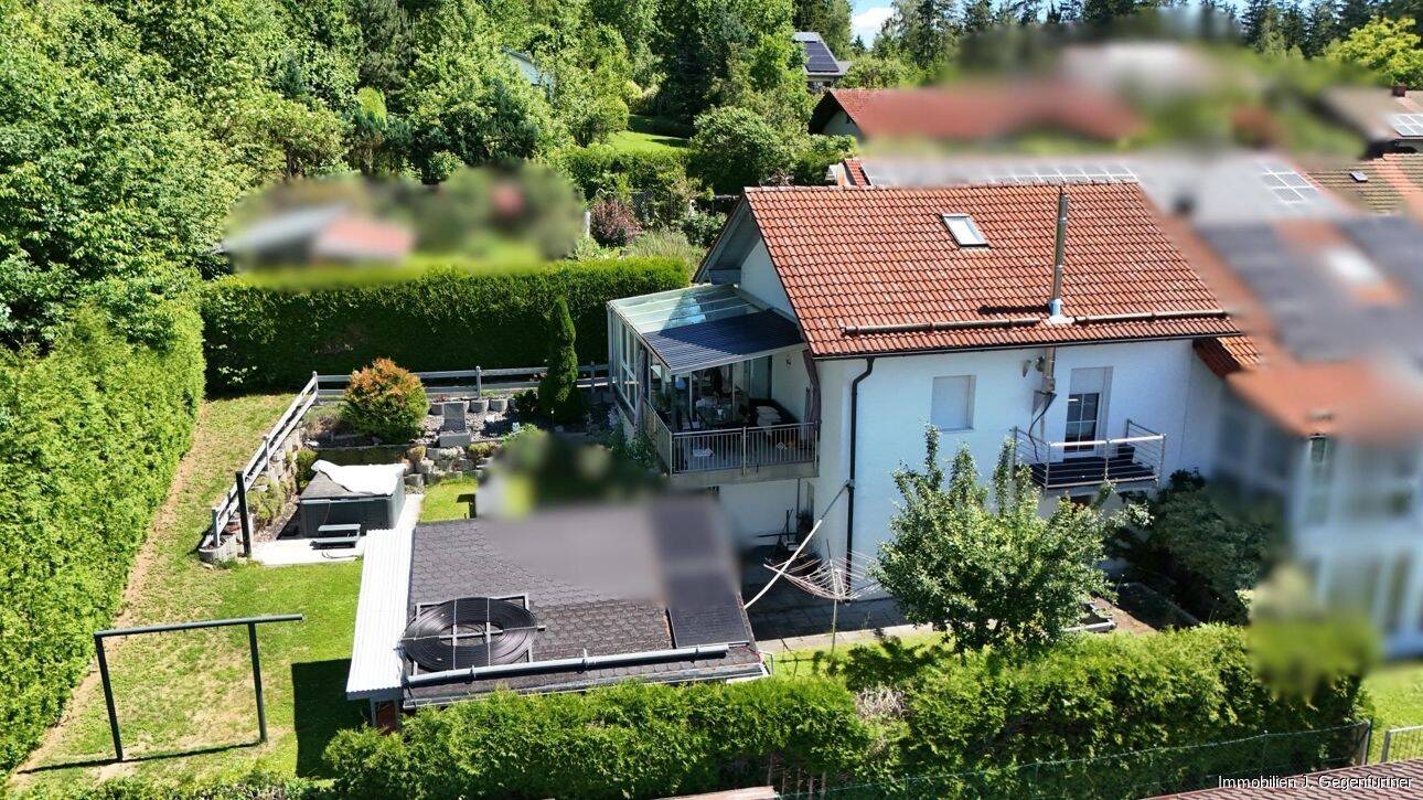 Tolle Doppelhaushälfte in Regen – mit Whirlpool und Sauna – tolle Randlage, 94209 Regen