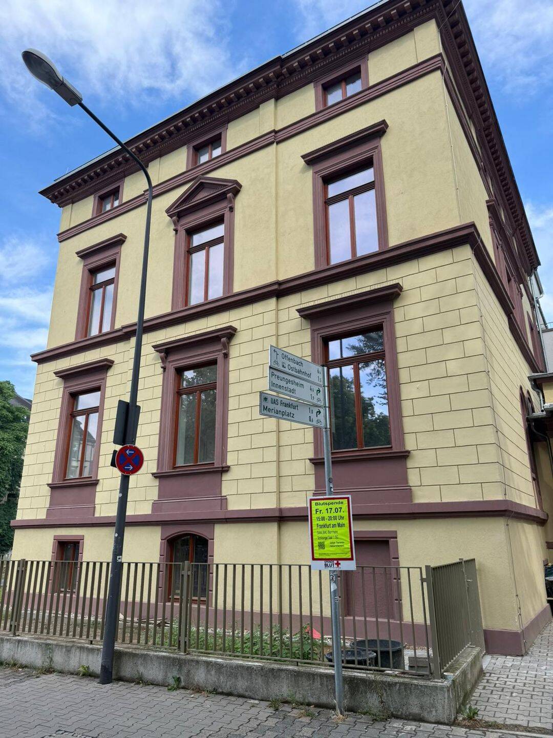Frankfurt-Bornheim: Hochwertig sanierte Altbauwohnung mit Stil, Charme und moderner Ausstattung, 60385 Frankfurt am Main (Bornheim Nordend-Ost Ostend)